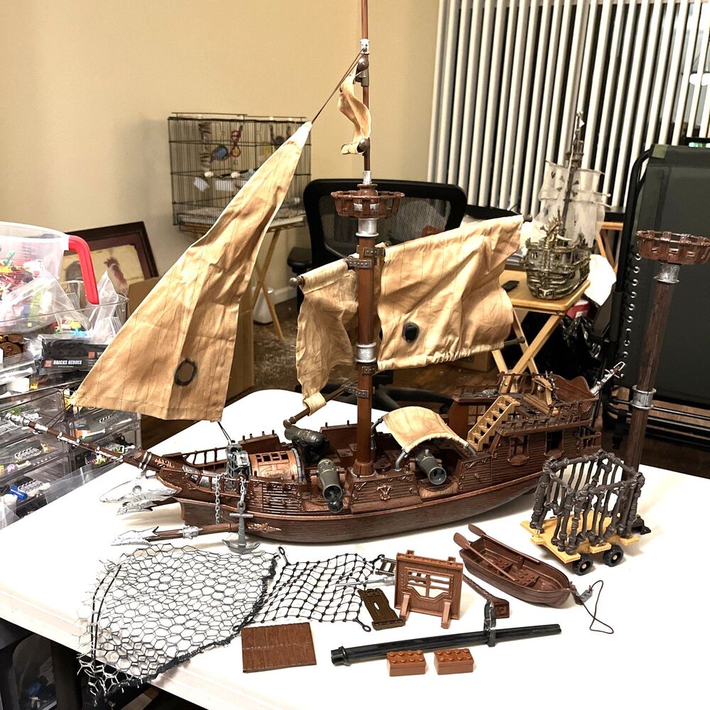 Mega Bloks Pyrates 3620 Captain Cutlass Stormstalker Ship 99% Complete Plus